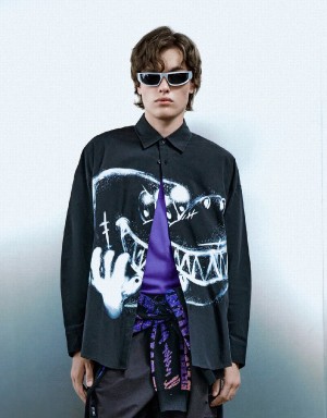 Urban Revivo Cartoon Printed Oversized Men's Shirts Black | LDP7257NK