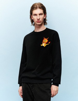 Urban Revivo Dragon Embossed Crew Neck Men's Sweatshirts Black | QUS5770GK