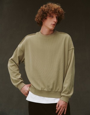 Urban Revivo Drop Shoulder Sleeve Crew Neck Men's Sweatshirts Khaki | TEW3498YG