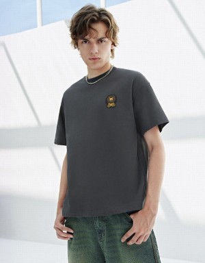 Urban Revivo Lion Embossed Crew Neck Men's T Shirts Dark Grey | ENP2544PX