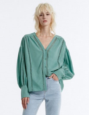 Urban Revivo Pointelle Buttoned Women's Shirts Green | PTO1384QR