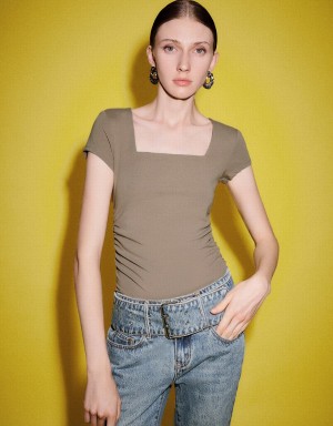 Urban Revivo Square-Cut Collar Skinny Women's T Shirts Yellow | FUZ7696IP