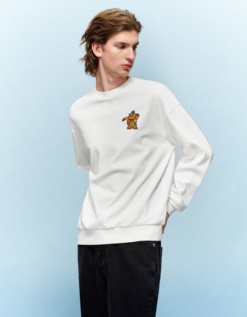 Urban Revivo Cartoon Embossed Crew Neck Men's Sweatshirts White | EBK7791XS