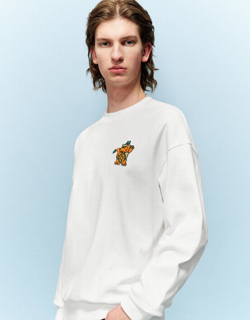 Urban Revivo Cartoon Embossed Crew Neck Men's Sweatshirts White | EBK7791XS