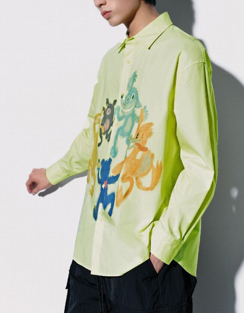 Urban Revivo Cartoon Printed Oversized Men's Shirts Green | HGY2870SJ