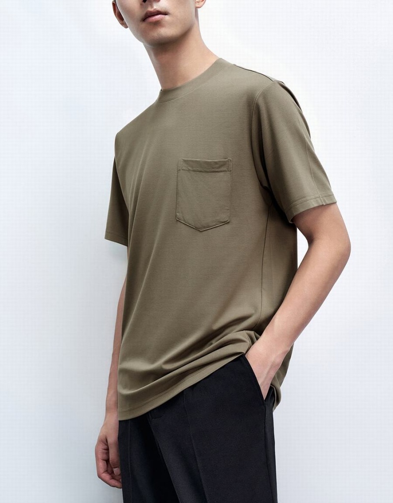 Urban Revivo Crew Neck Loose Men's T Shirts Khaki | UIC962FW