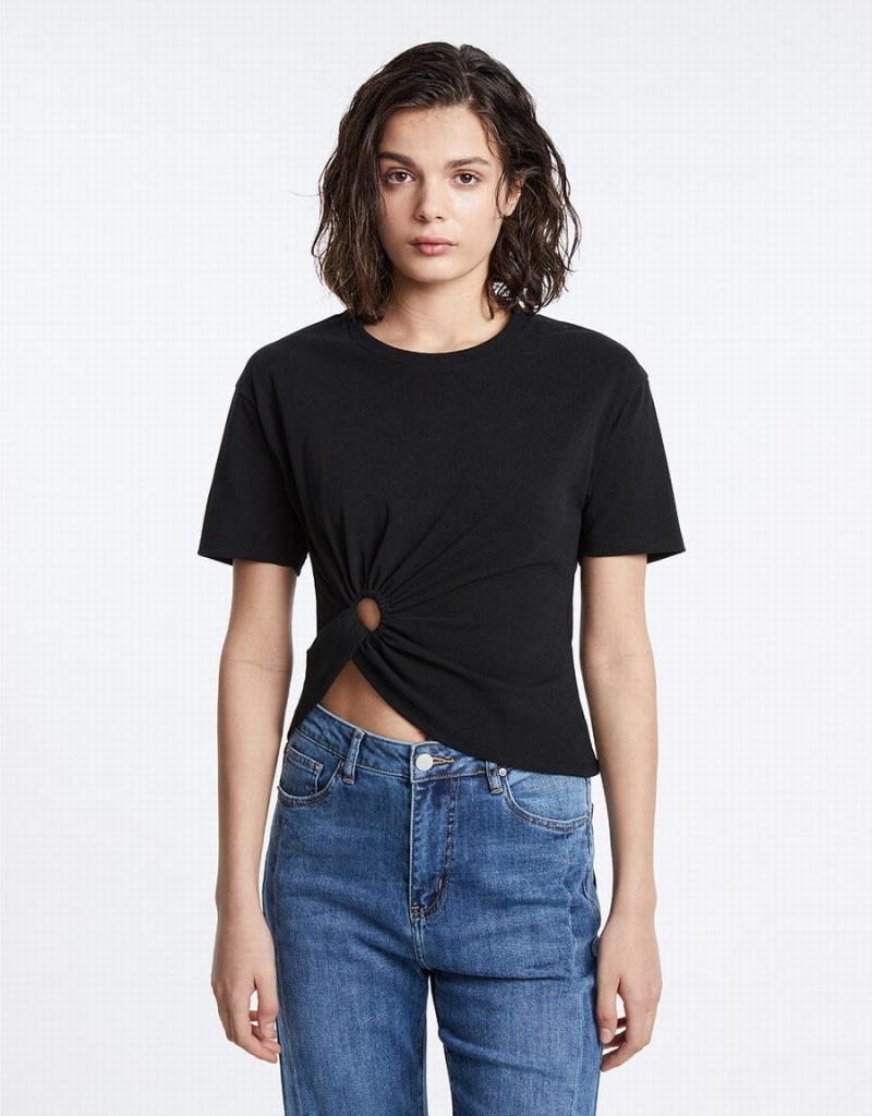 Urban Revivo Cropped With Ring Detail Women's T Shirts Black | KHD6534AS